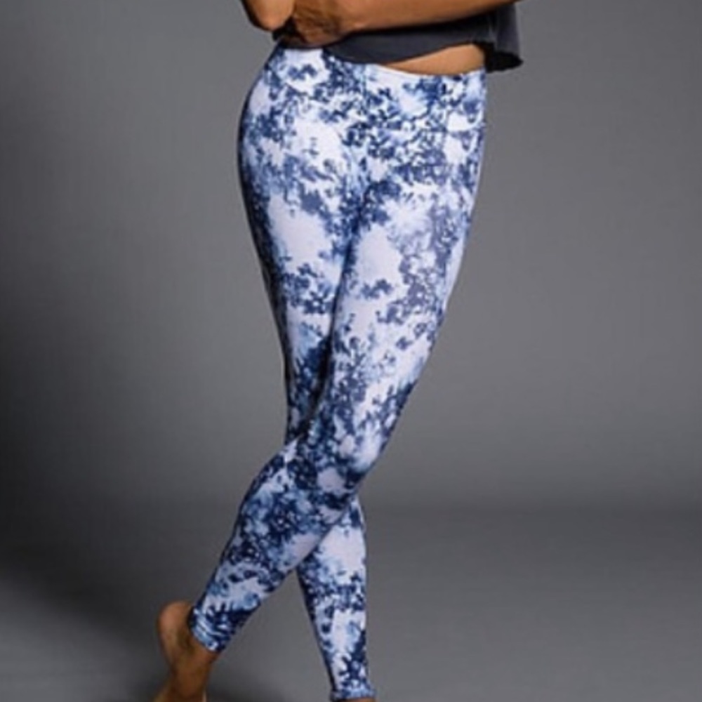 Onzie starburst leggings size S/M